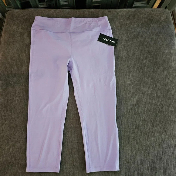 NWT Peloton Women's Purple High Rise Elastic Waist Capri Legging Size large - Picture 4 of 10